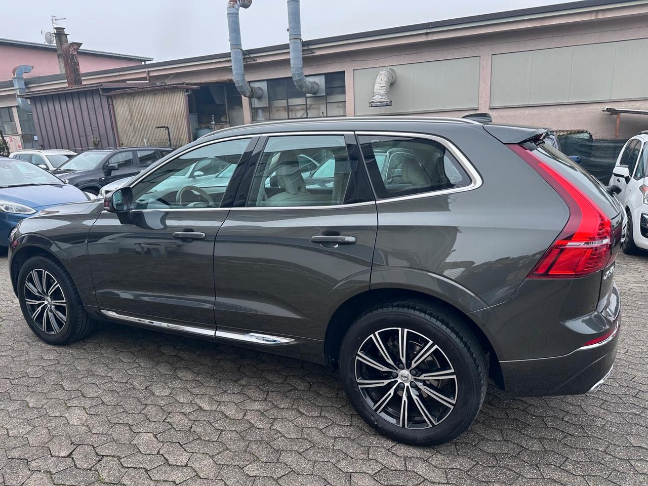 Volvo XC 60 D4 AWD Geartronic Inscription*EURO6*PELLE*NAVI