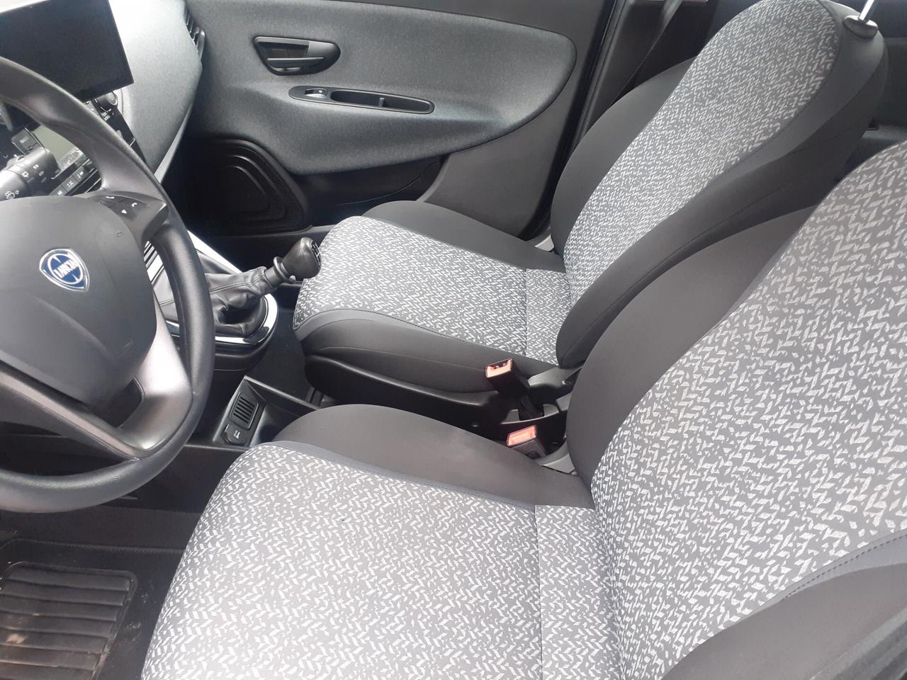 Lancia Ypsilon 1.0 FireFly 5 porte S&S Hybrid Ecochic Gold