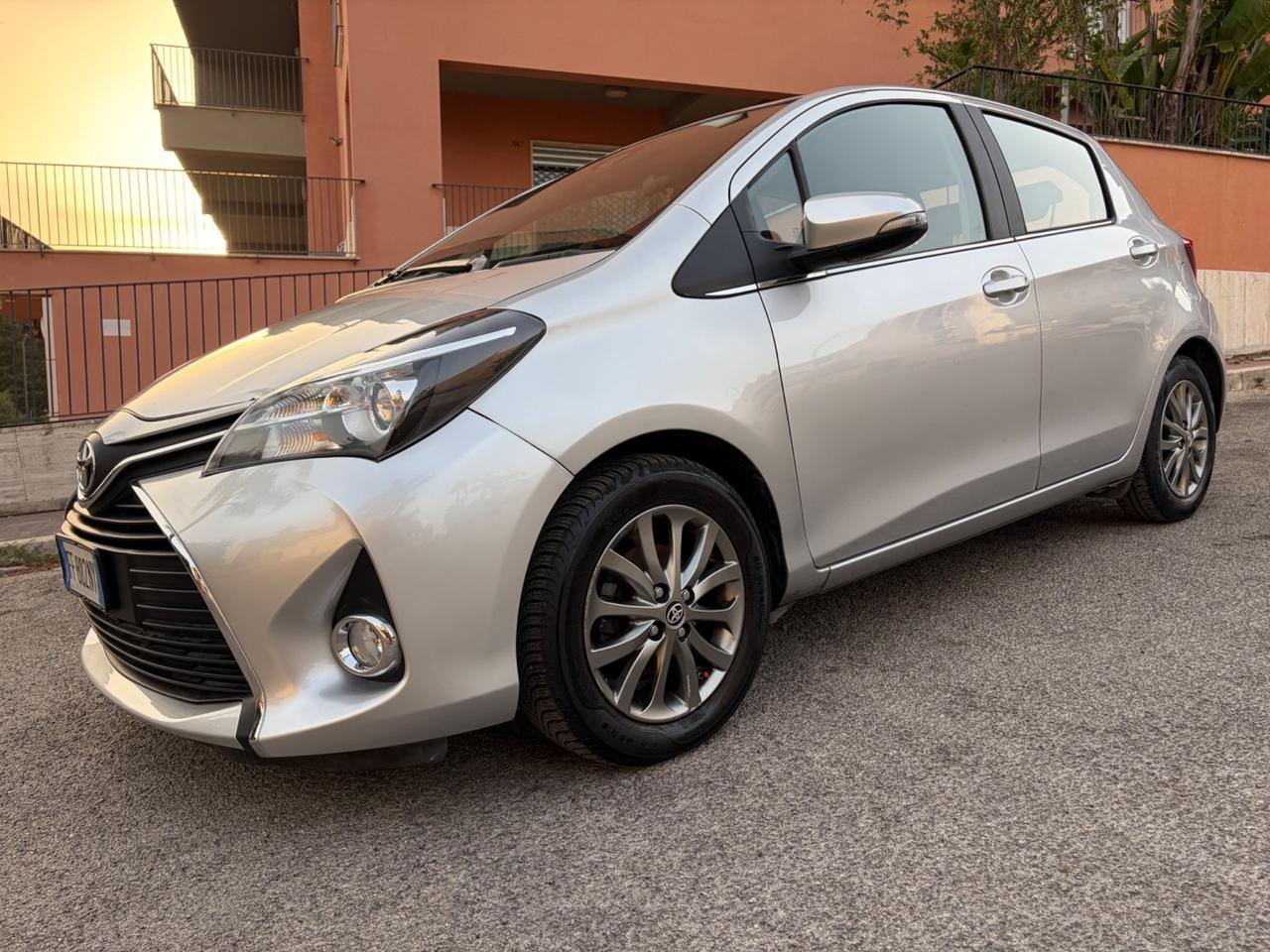 Toyota Yaris 1.0 benz ideale per neopatentati