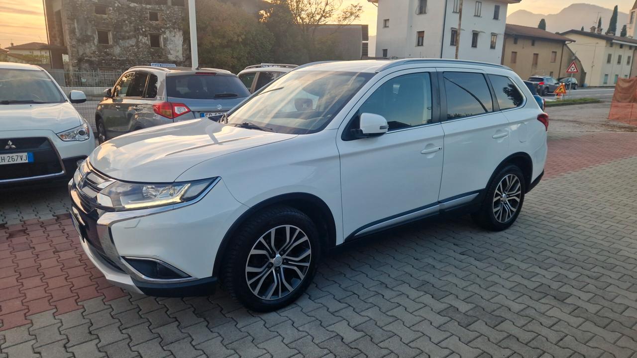Mitsubishi Outlander 2.2 DI-D 4WD 7p.. garantito 12M