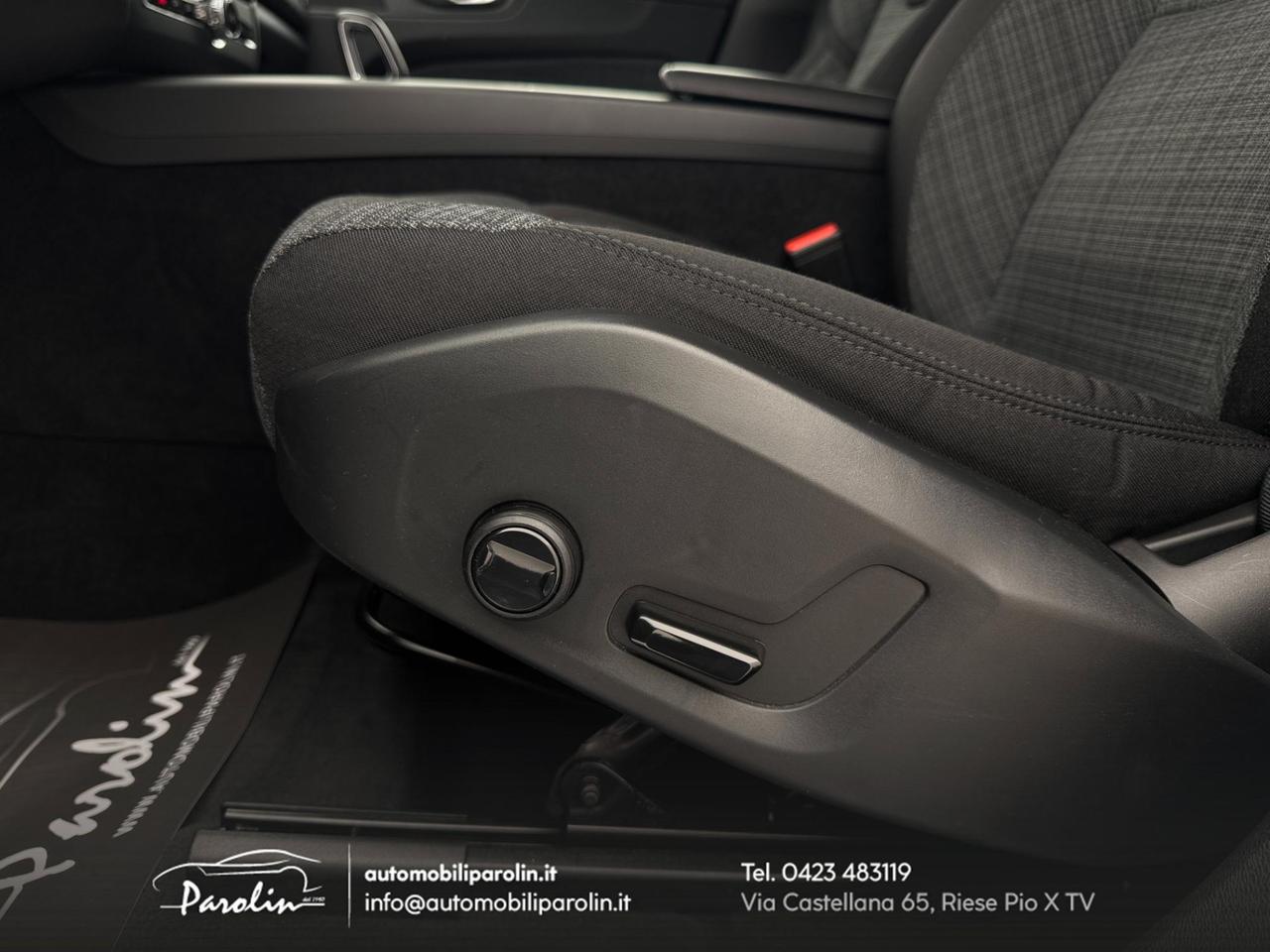 VOLVO XC60 B4 (d) automatico Core Telecamera-CarPlay-Navi