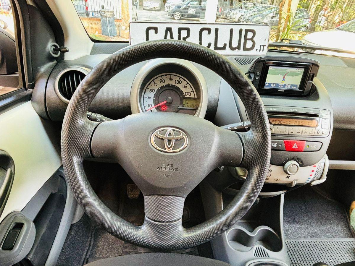 Toyota Aygo 1.0 12V VVT-i 5p. Lounge Connect Navi My'13