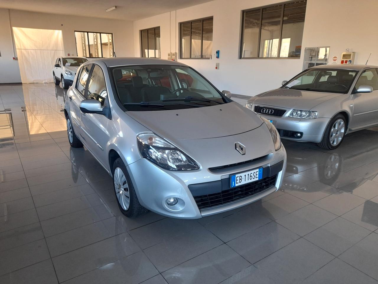 Renault Clio 1.2 16V 5 porte Dynamique