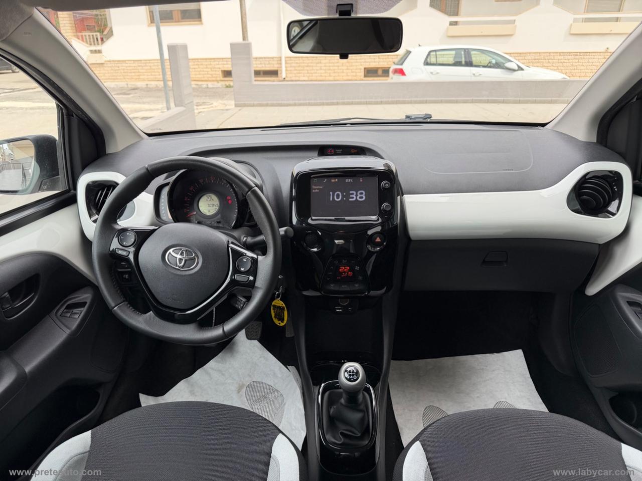 TOYOTA Aygo 1.0 VVT-i 69 CV 5p. x-cool