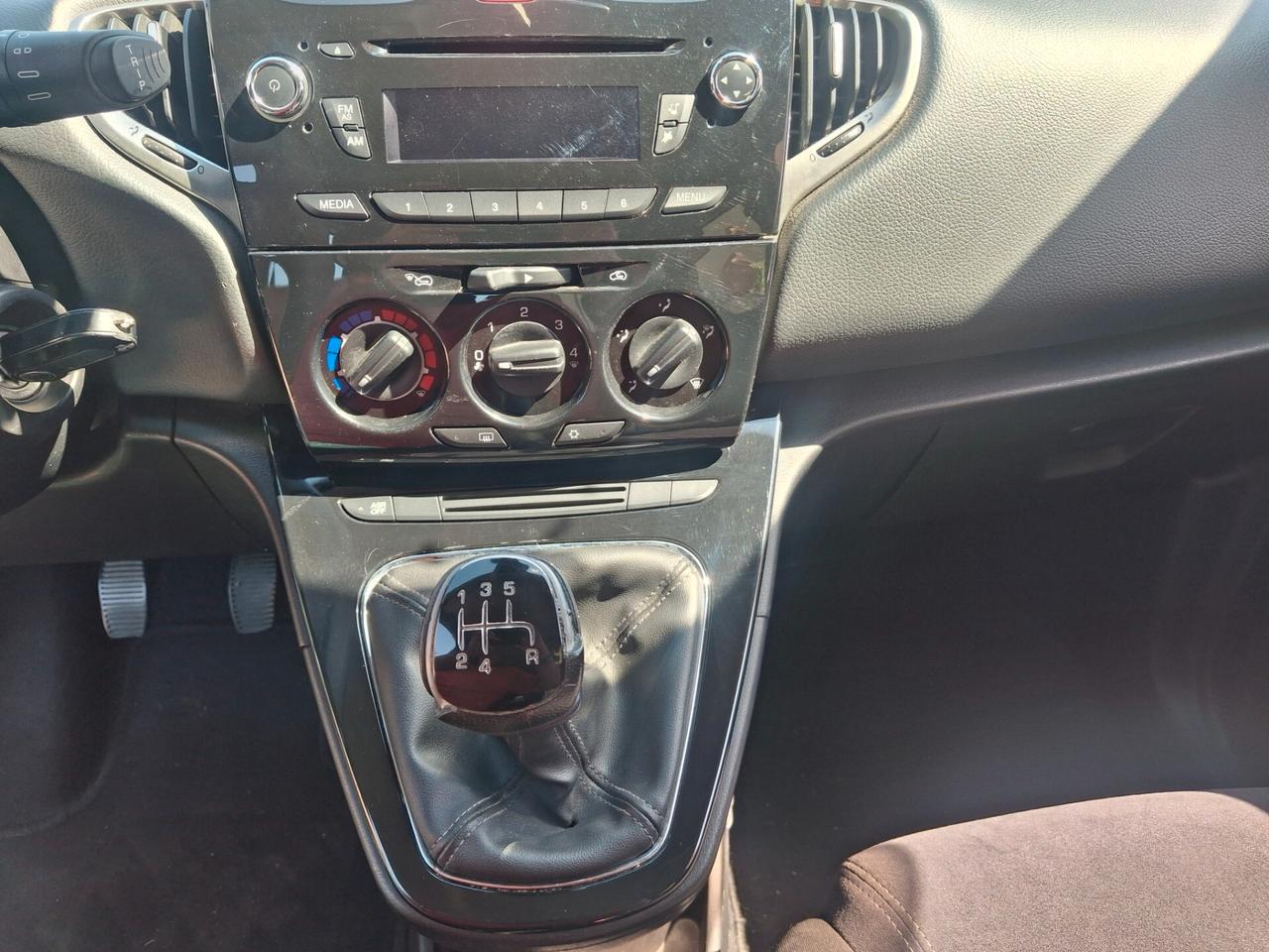 Lancia Ypsilon 1.2 69 CV 5 porte GPL Ecochic Silver
