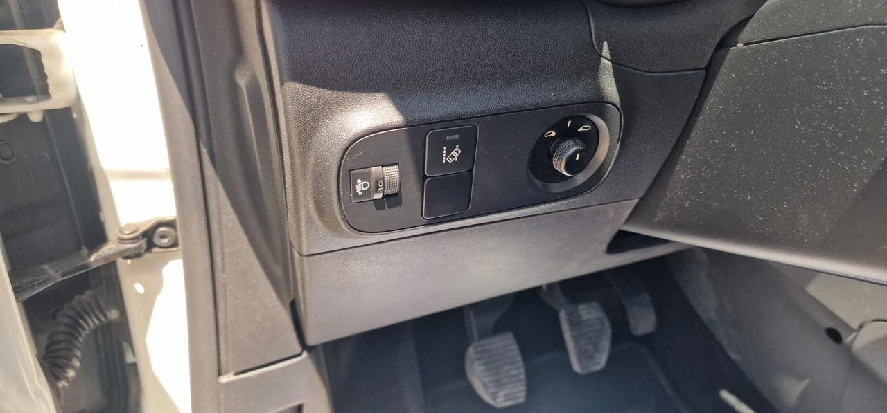C3 1.6 HDI 100 CV SHINE