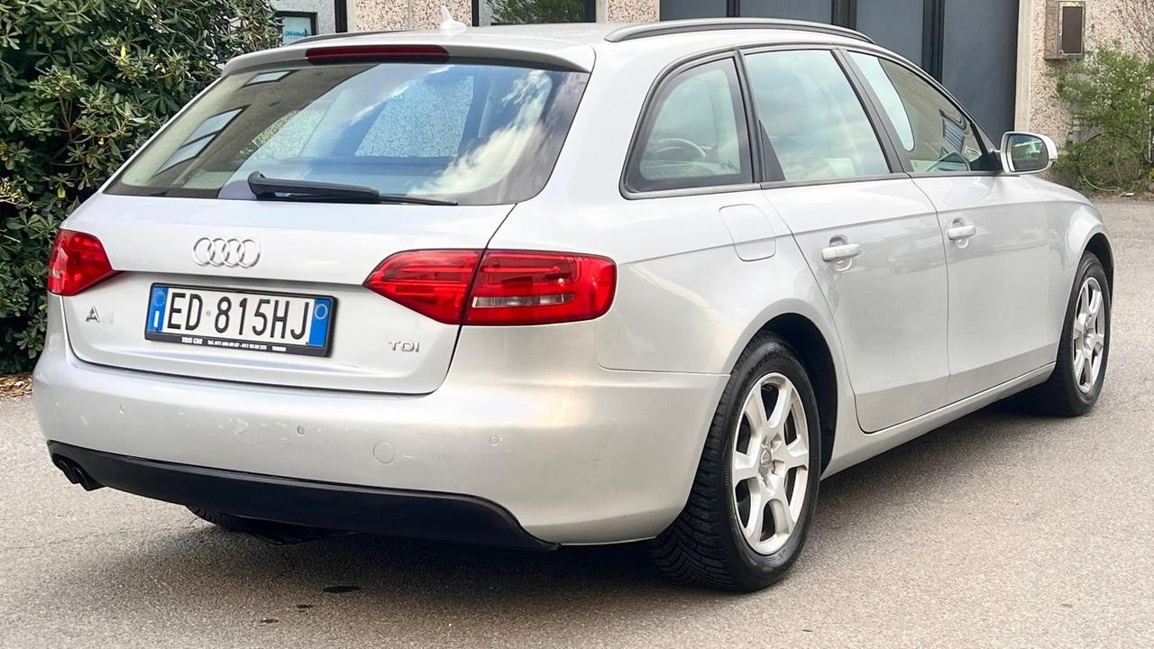Audi A4 Avant 2.0 TDI 143CV cambio automatico Unico Prop