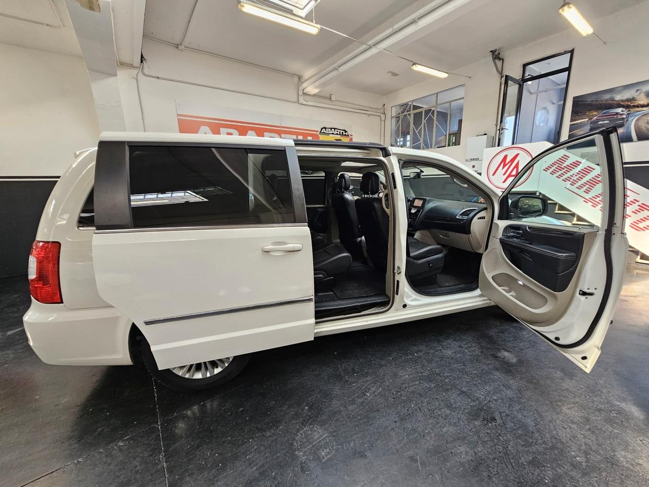 Lancia Voyager 2.8 Turbodiesel Platinum 163 CV