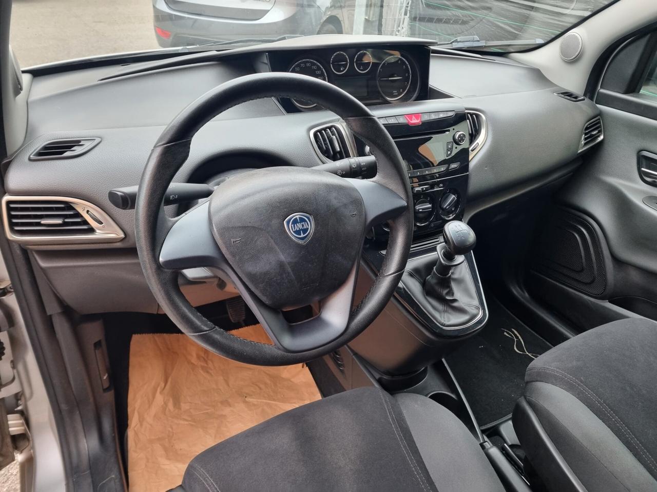 Lancia Ypsilon 1.2 69 CV 5 porte S&S Platinum unica proprietaria