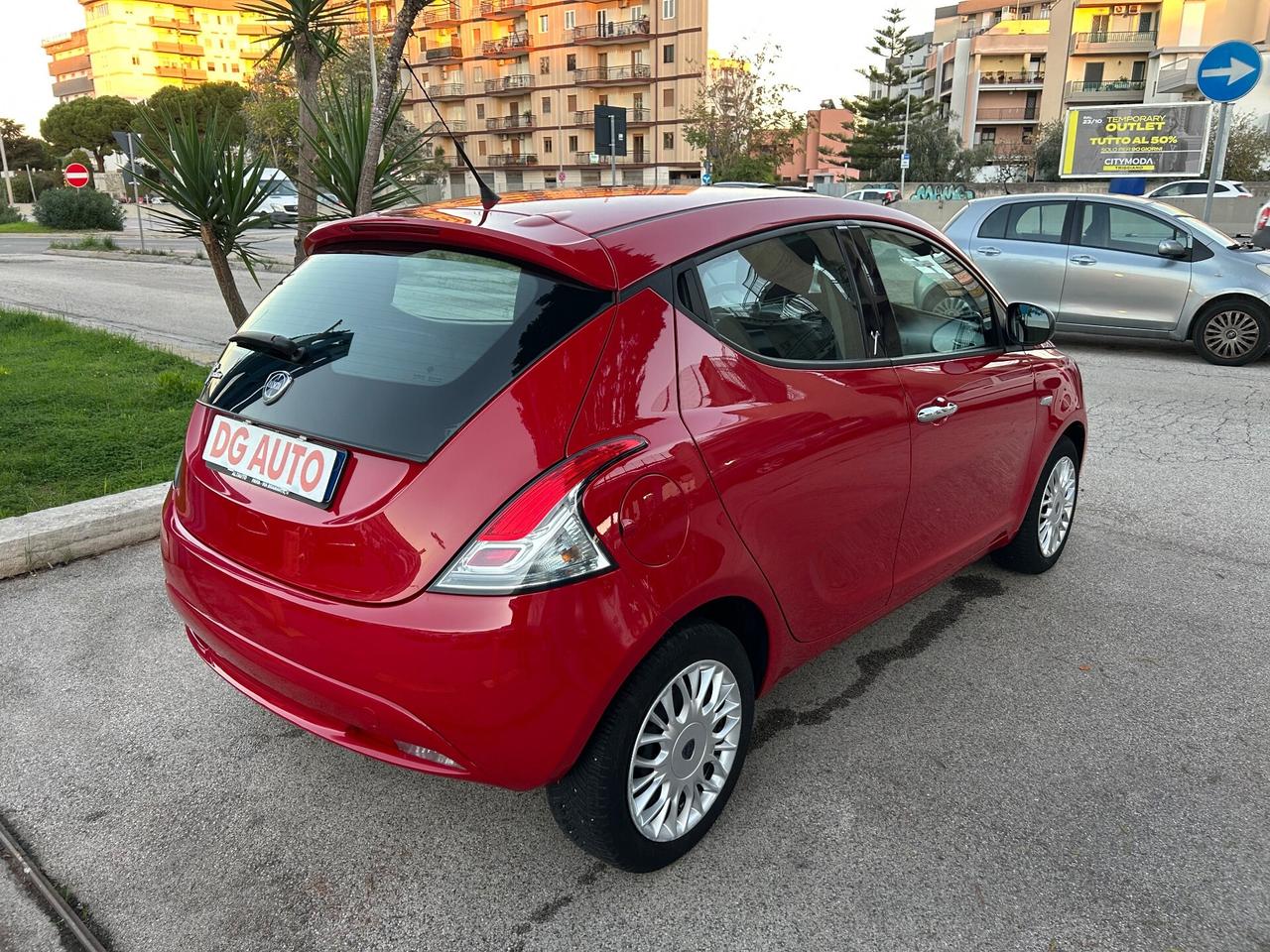 Lancia Ypsilon 1.2 benzina 69 cv 2016 54.000 km