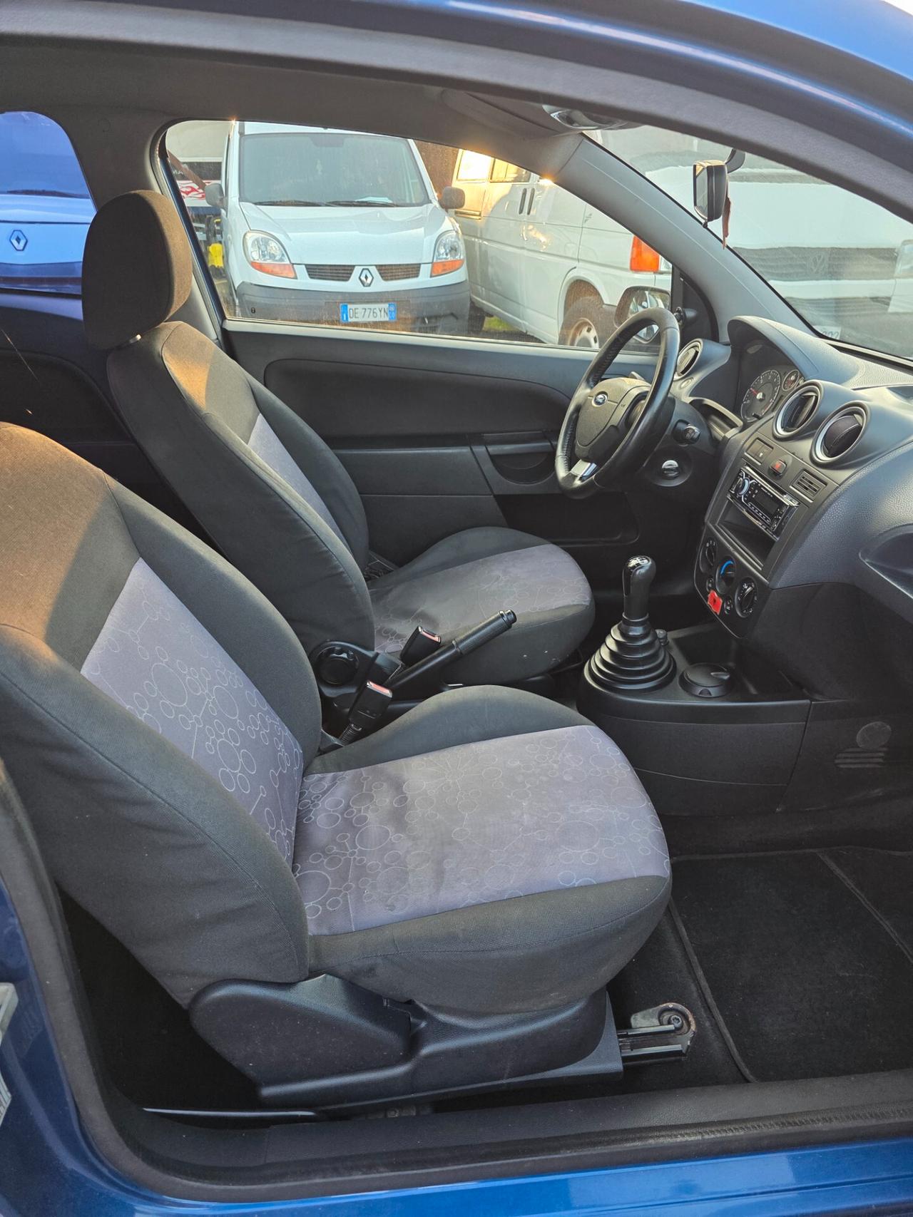 Ford Fiesta 1.4 16V 3p. Ghia
