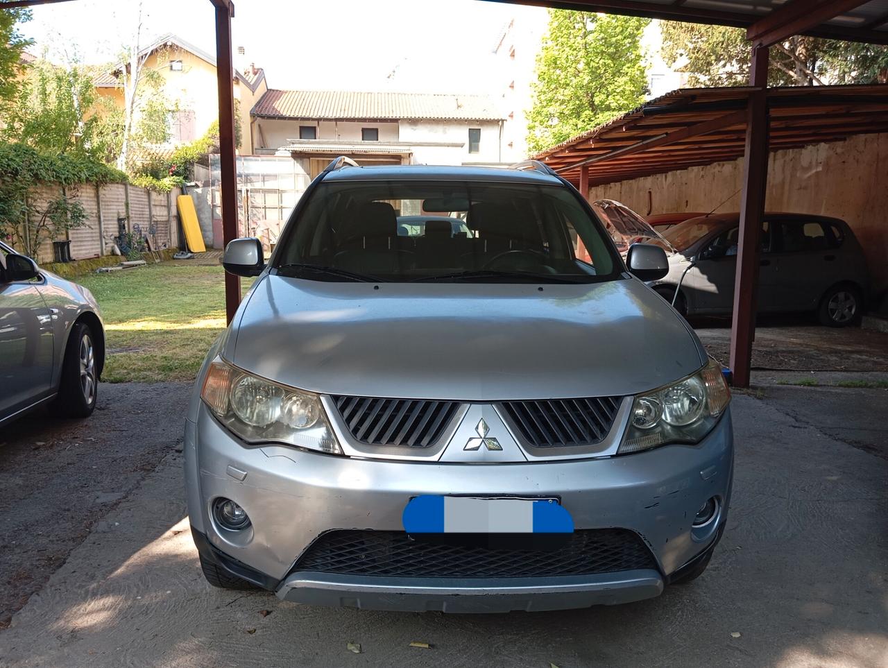 Mitsubishi Outlander 2.0 DI-D Instyle 7 p.ti 4X4