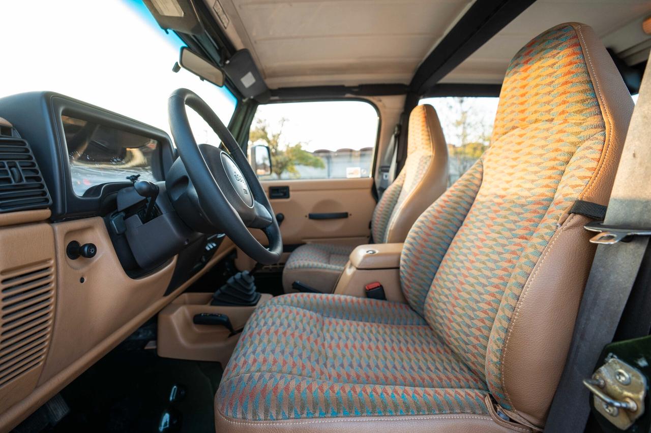 Jeep Wrangler 2.5 cat Soft top (EU)