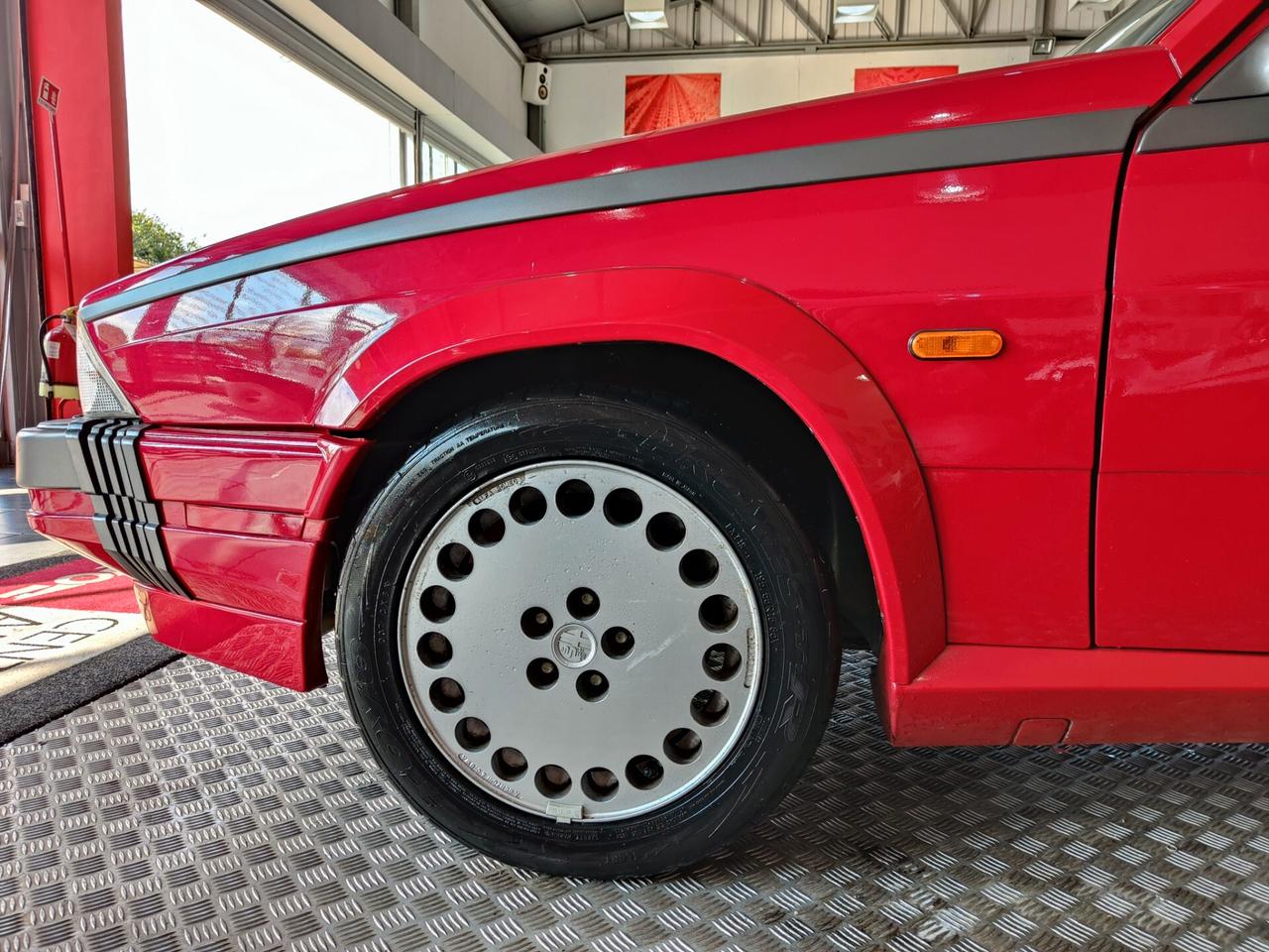 Alfa Romeo 75 1.8i turbo America