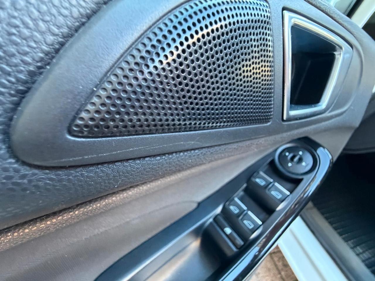 Ford Fiesta 1.5 TDCi 75CV 5p Titanium NAVI/LED