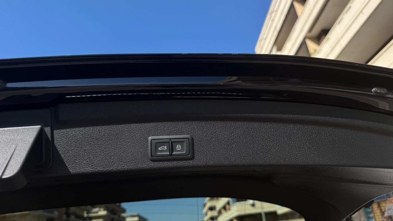 Audi Q3 40 TDI quattro S tronic S line edition MATRIX PELLE VOLANTE TRE RAZZE TETTO CERCHI 20 KAMERA 360 PDC