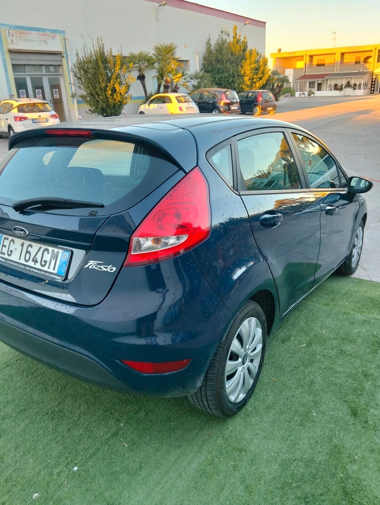 Ford Fiesta 1.4 TDCi 70CV 5 porte Titanium