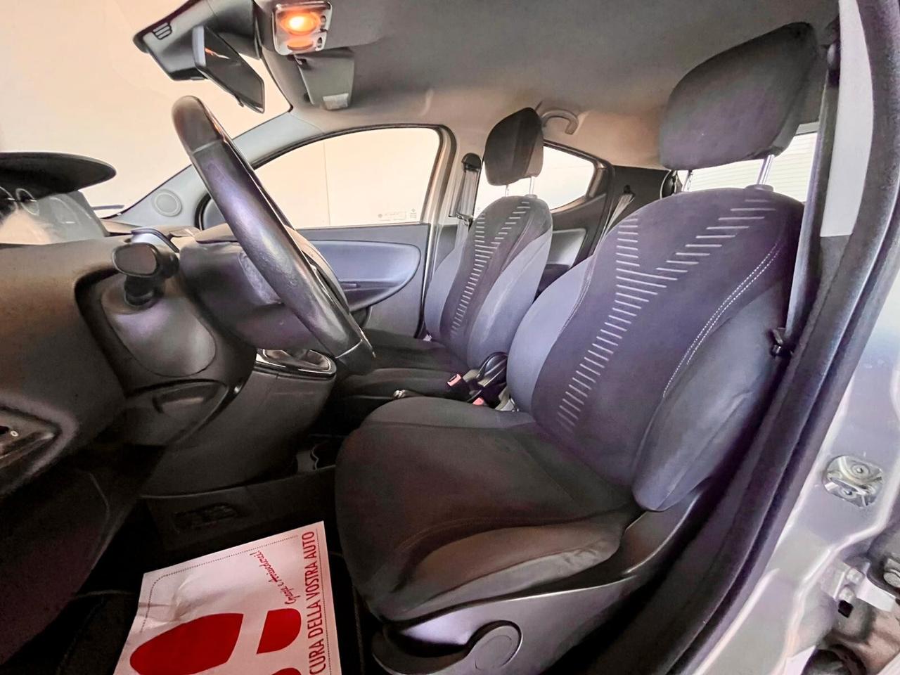 Lancia Ypsilon 1.2 69 CV 5 porte S&S Platinum