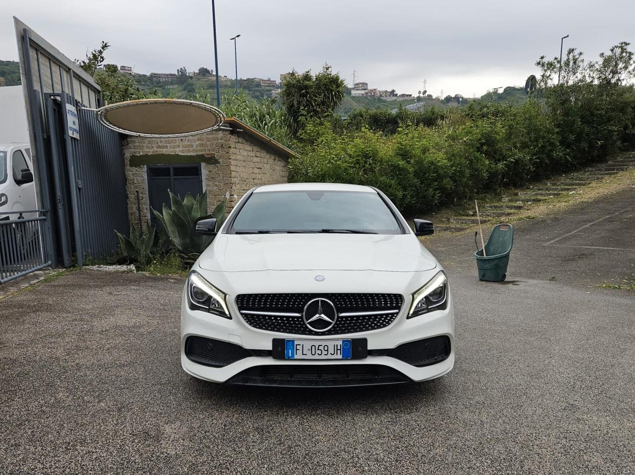 Mercedes-benz CLA 200 d Premium