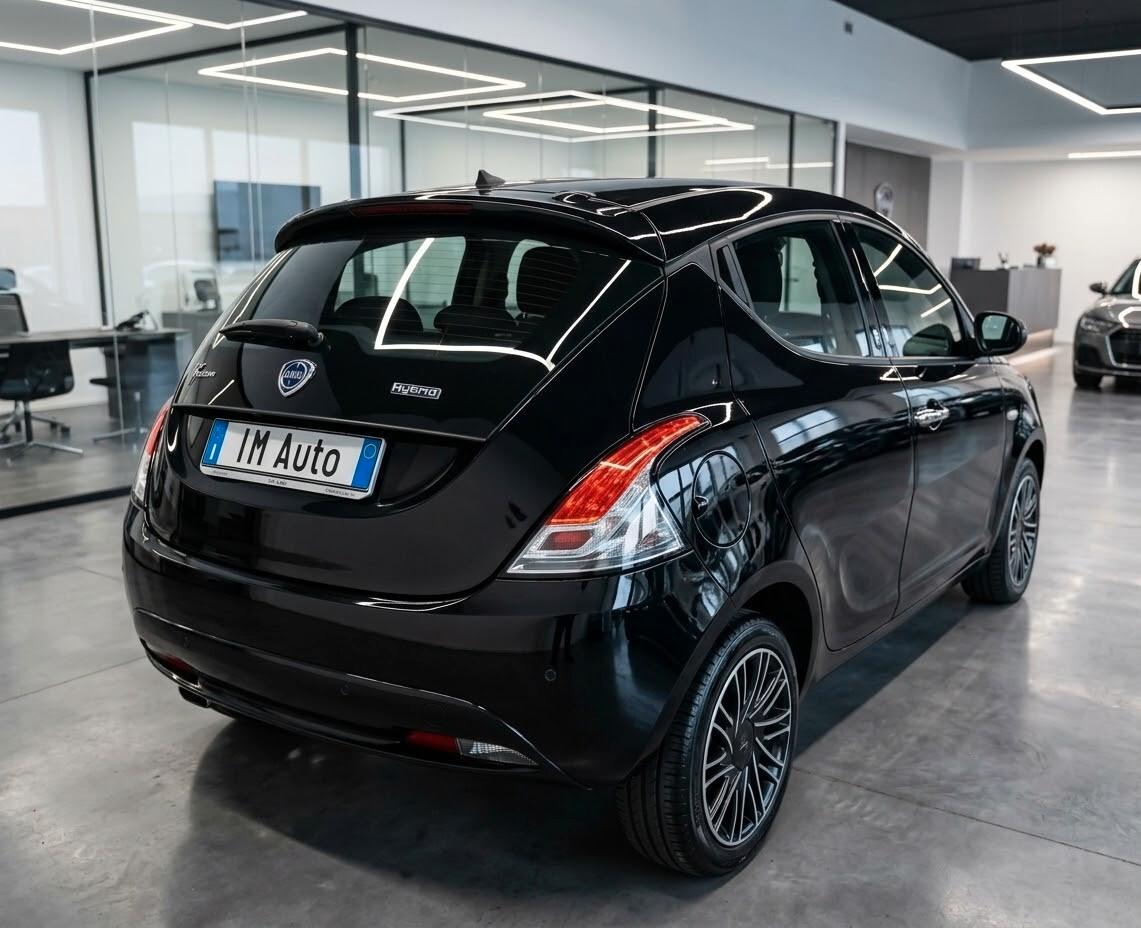 Lancia Ypsilon 1.0 FireFly 5 porte S&S Hybrid Gold