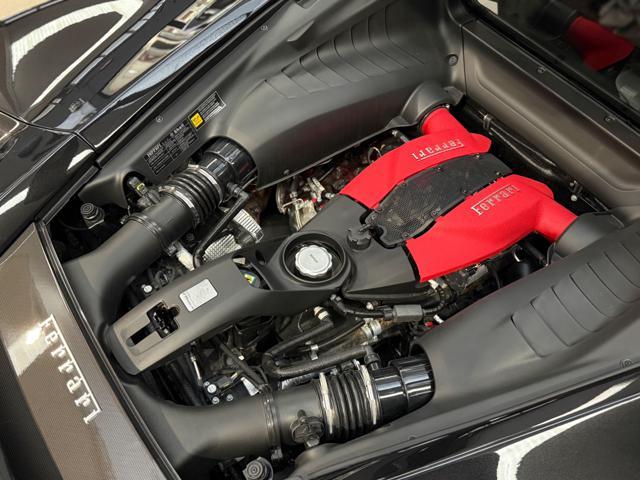 FERRARI F8 Tributo *CERCHIONI IN CARBONIO*