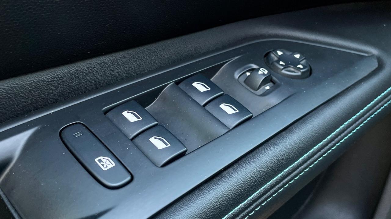 PEUGEOT 5008 1.5 ALLURE 131CV - SETTE POSTI, FULL LED, NEOPATENTATI