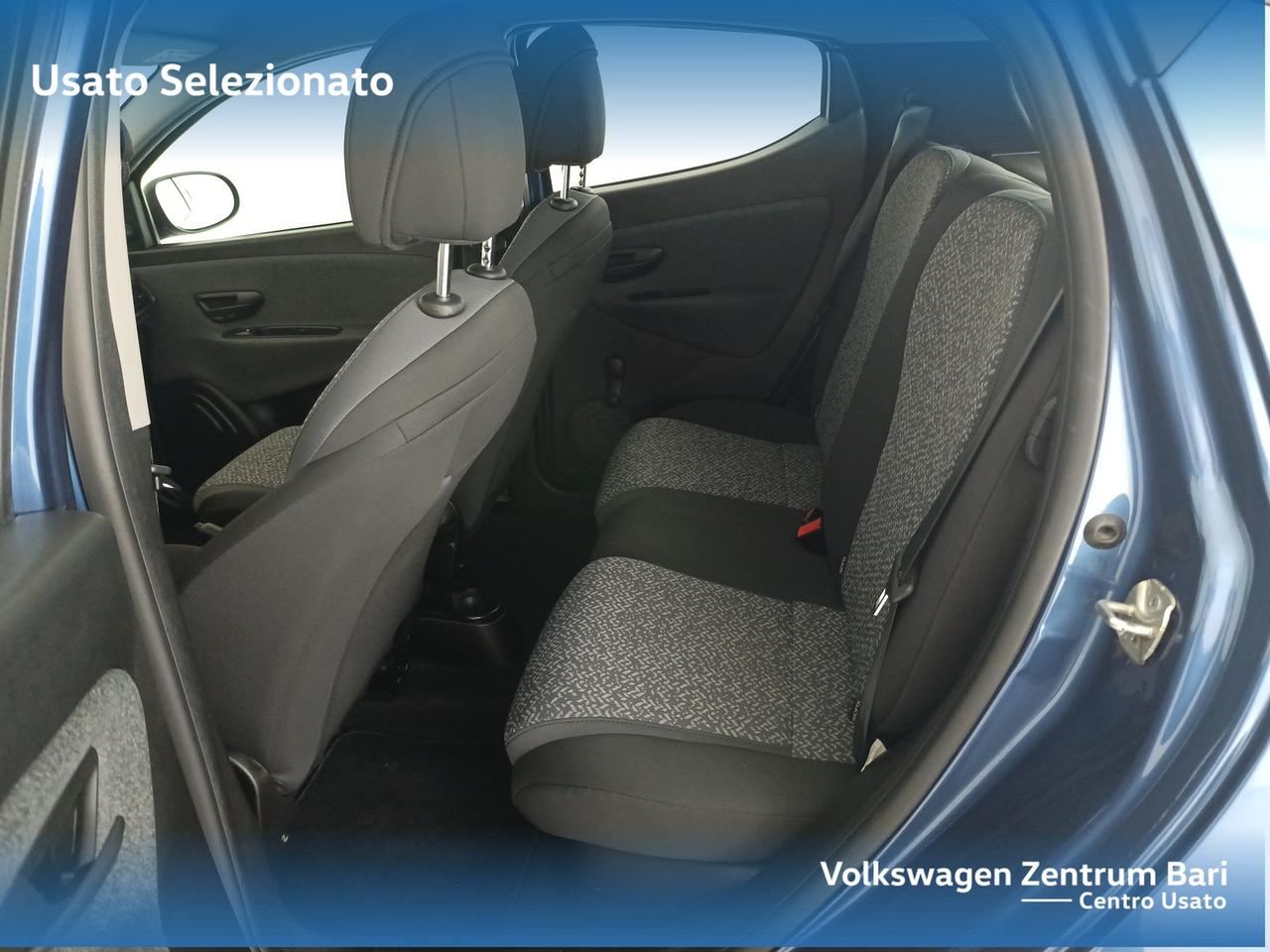 Lancia Ypsilon 1.0 firefly hybrid silver s&s 70cv