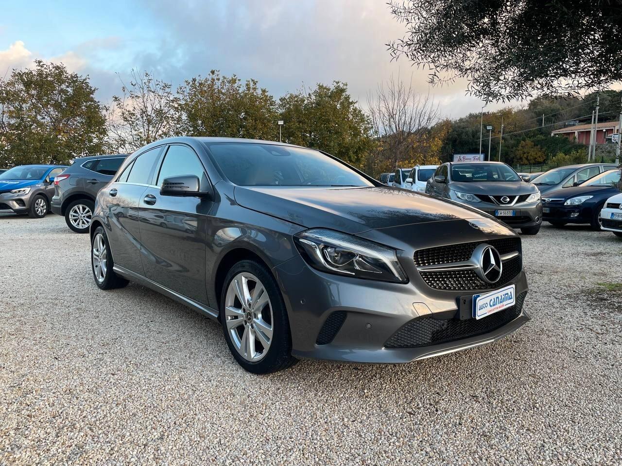 MERCEDES - BENZ A 200 D PREMIUM - 2017