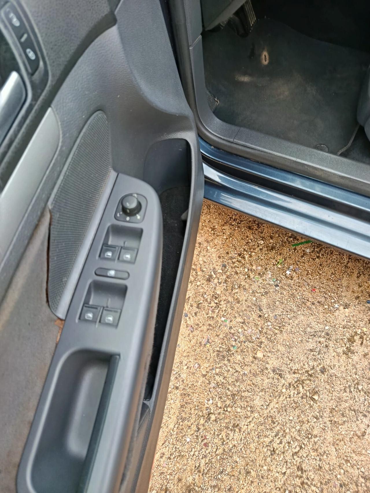 Volkswagen Golf Variant 2.0 TDI DPF 5p. tagliandi certificati