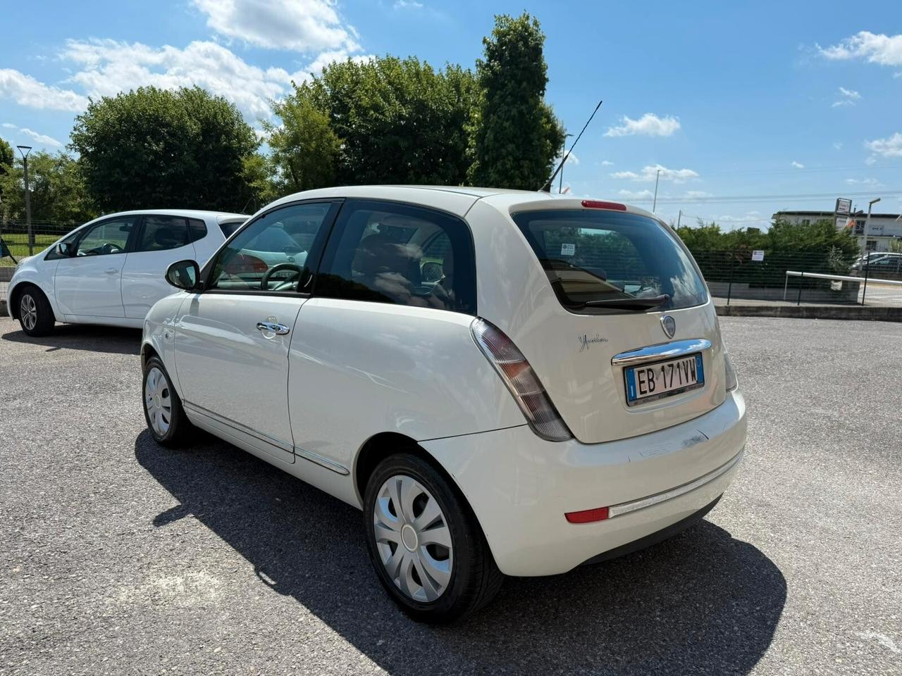 Lancia Ypsilon 1.3 MJT 75 CV Argento