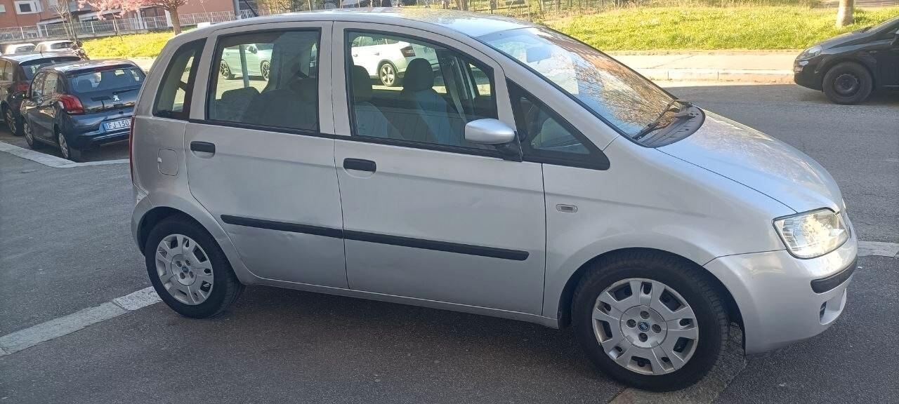 Fiat Idea 1.2 16V BlackLabel