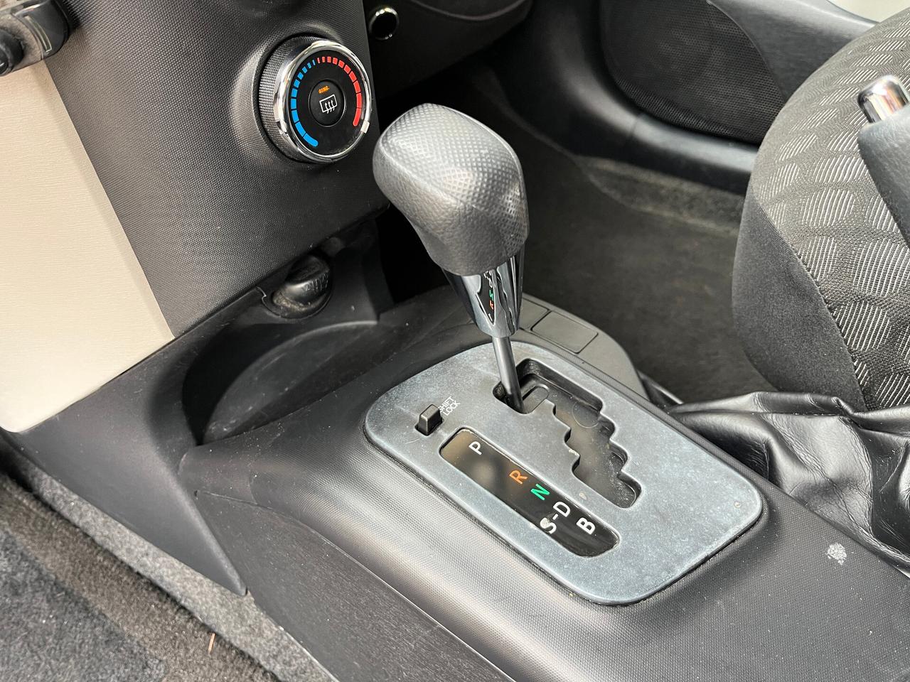 Toyota iQ 1.0 CVT 68cv Automatica