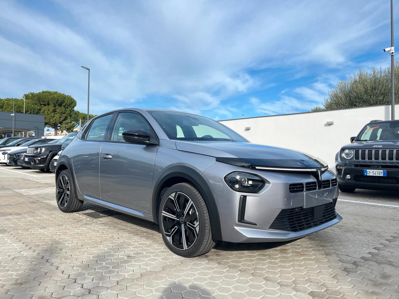 Lancia Ypsilon 1.2 100cv Hybrid e-DCT Automatic Km0