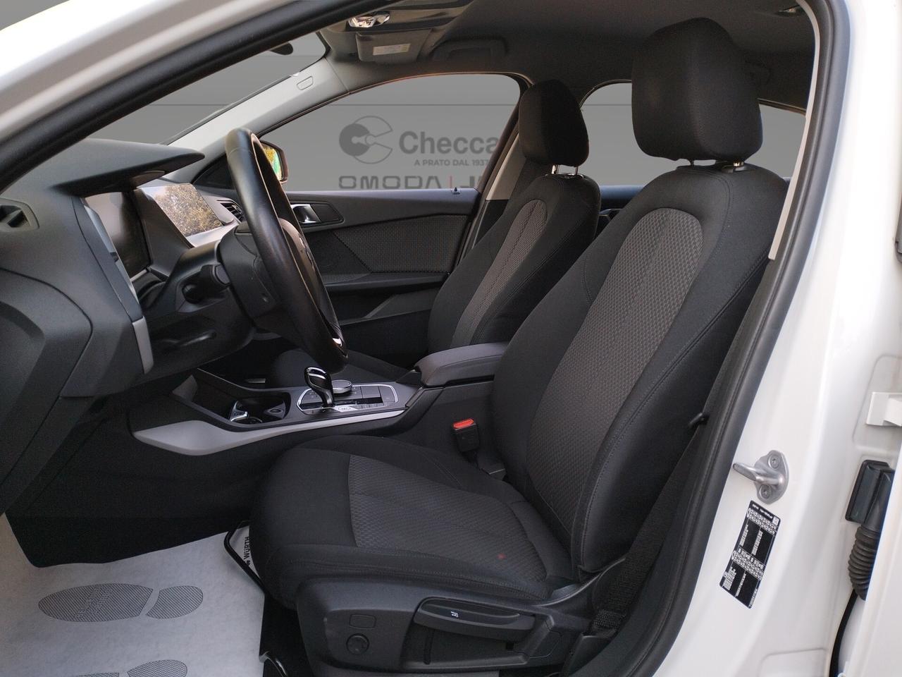 BMW 116 d Serie 1 F40 Sport auto NEOPATENTATI *IVA ESPOSTA*