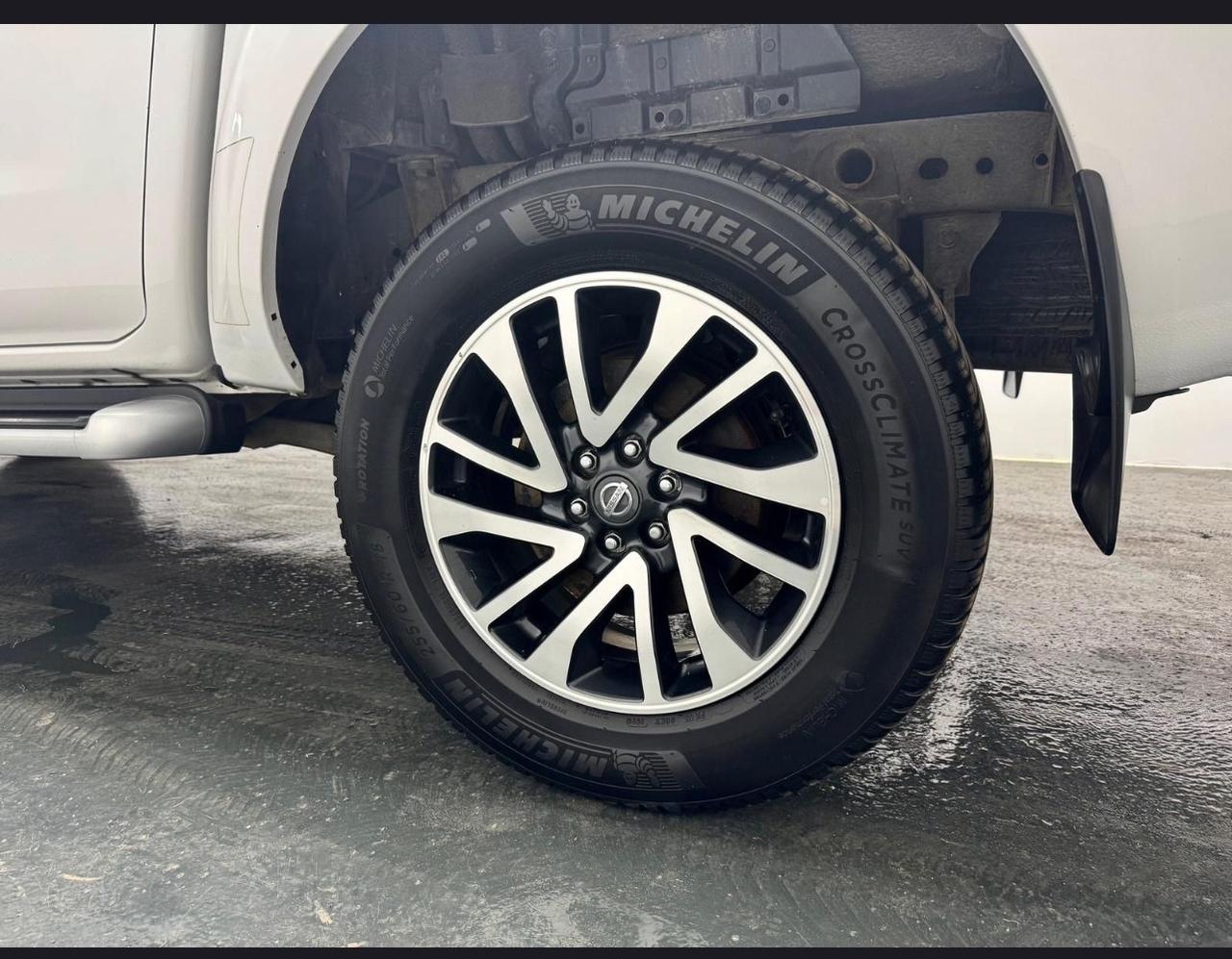 Nissan Navara 2.3 dCi 190 CV 7AT 4WD Double Cab N-Connecta