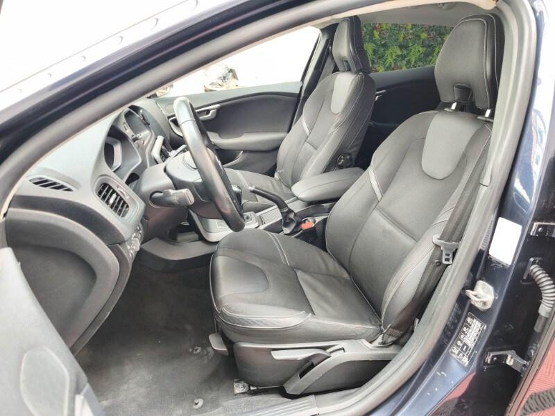 VOLVO V40 (2012-2020) V40 D2 Kinetic