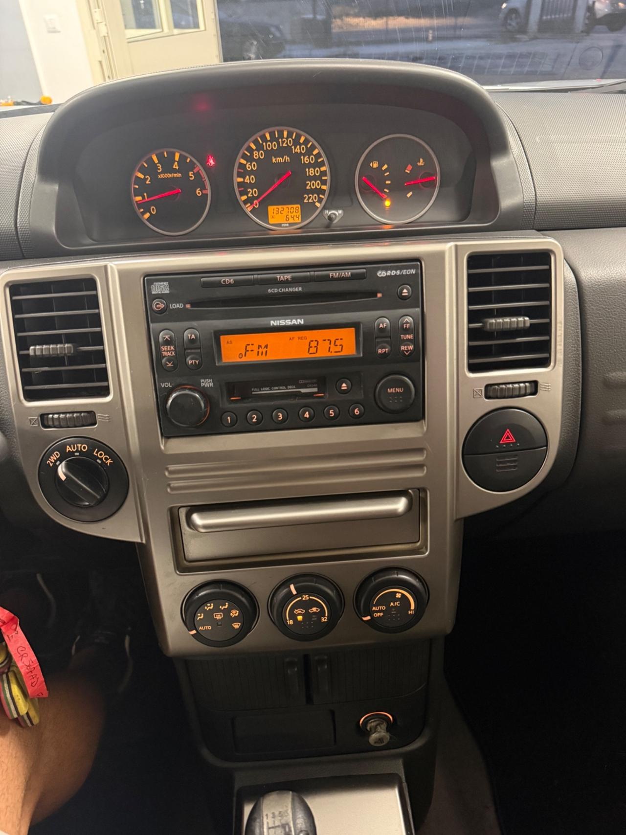 Nissan X-Trail 2.2 dCi Elegance