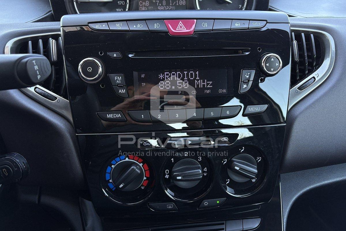 LANCIA Ypsilon 1.2 69 CV 5 porte Gold