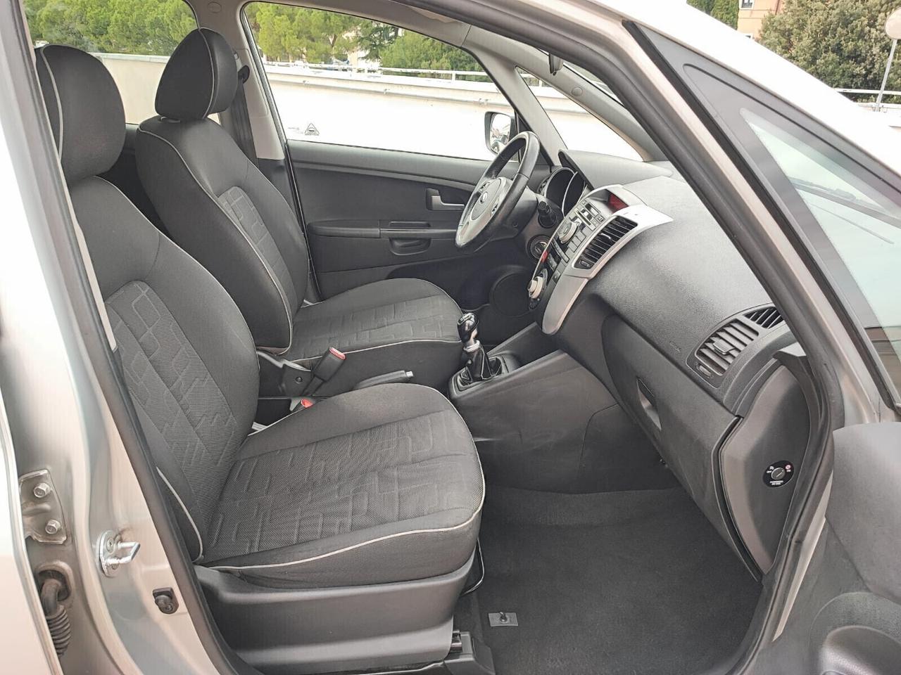 Kia Venga 1.4 benzina Easy Gancio traino Neopatentati