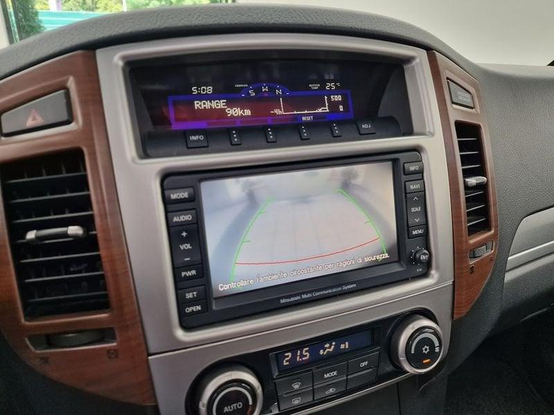 Mitsubishi Pajero Pajero 3.2 DI-D 16V 3p. Instyle AUTOCARRO N1 2 POSTI