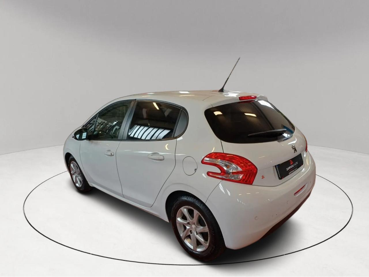 Peugeot 208 1.4 HDi 68 CV 5 porte Allure