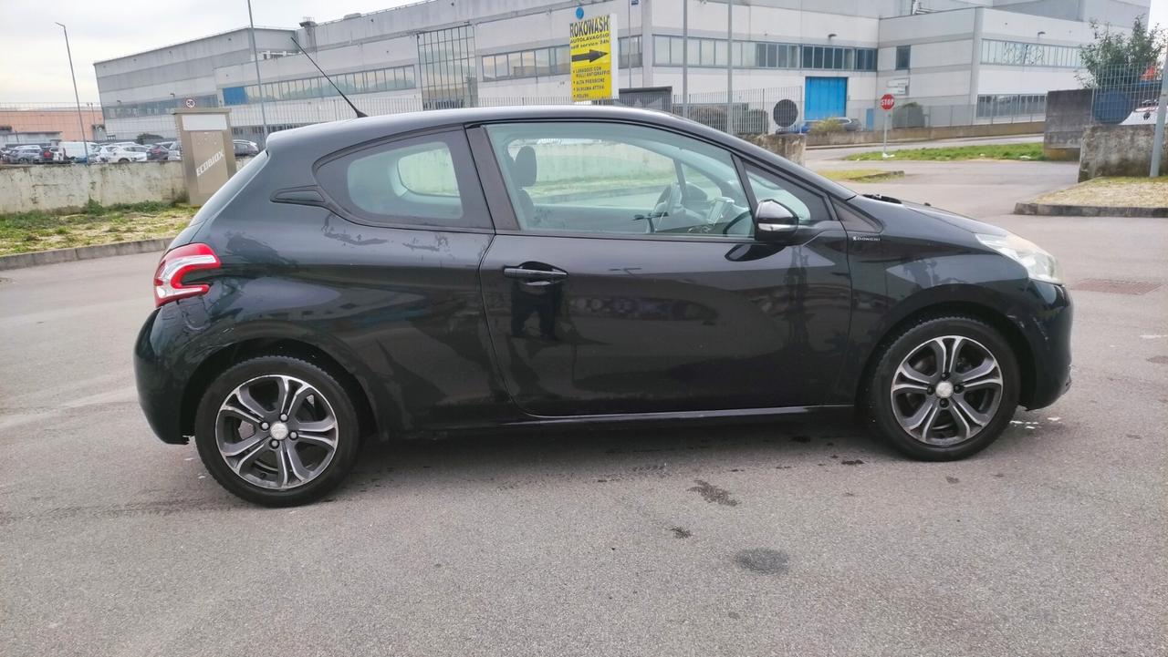 Peugeot 208 1.4 HDi 50KW 68CV 3 porte Allure NEOPATENTATI - 2014