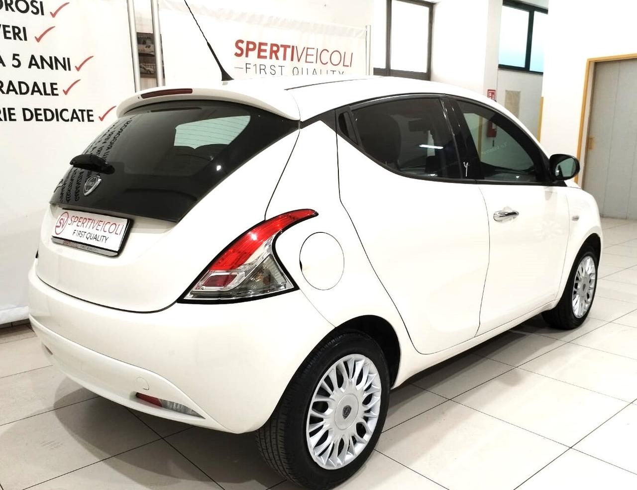 Lancia Ypsilon 1.2 69 CV 5 porte Silver