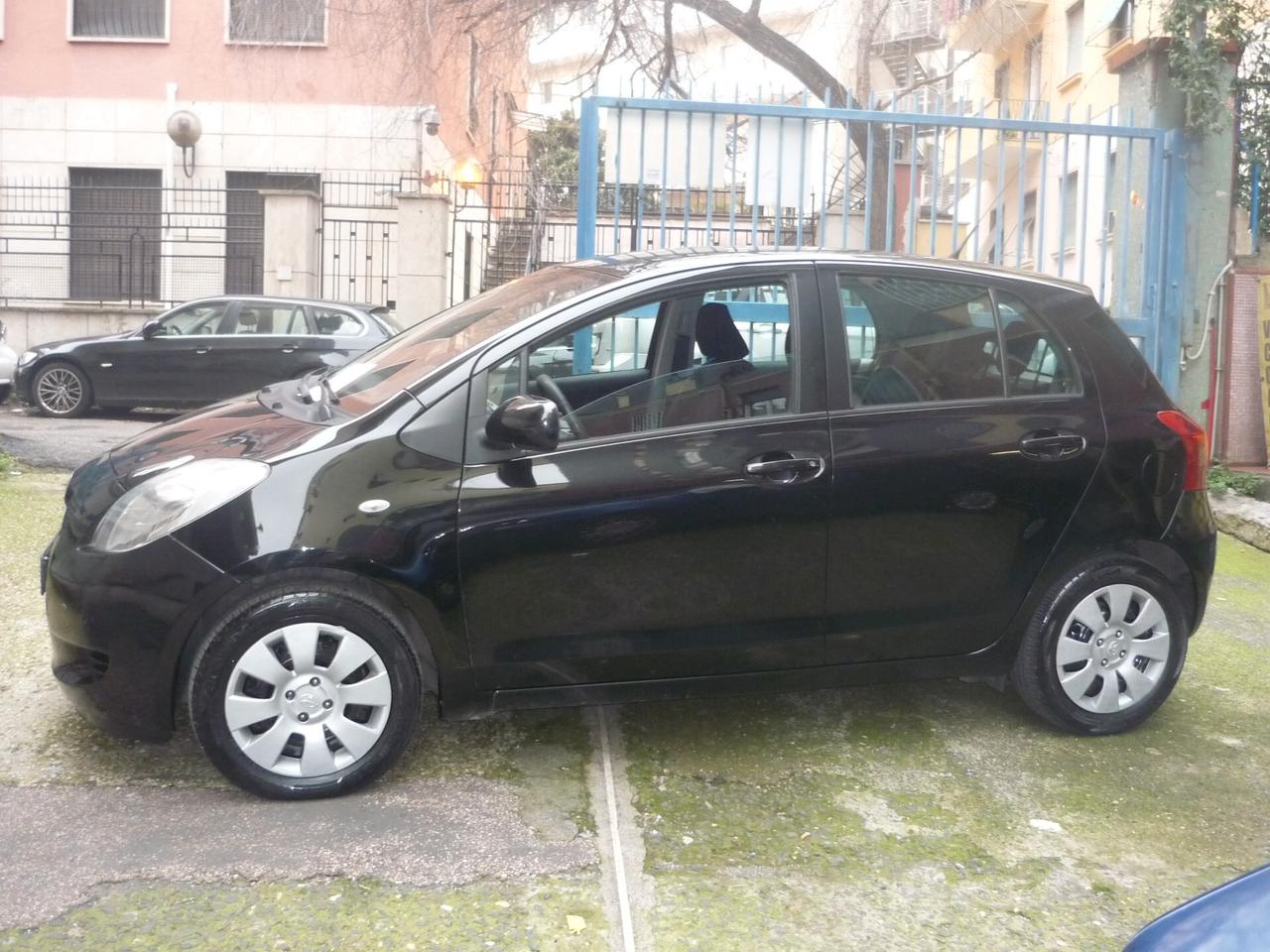 Toyota Yaris 1.0 5 porte Sol