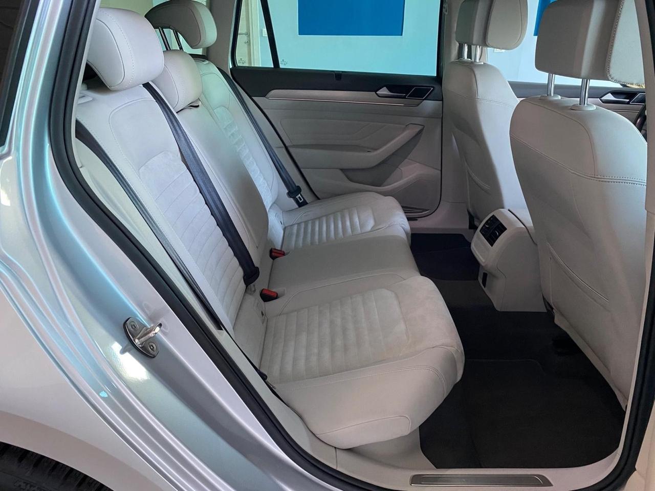 VOLKSWAGEN PASSAT VARIANT 2.0 EXECUTIVE 150CV - FULL LED, VIRTUAL COCKPIT, SEDILI RISCALDATI