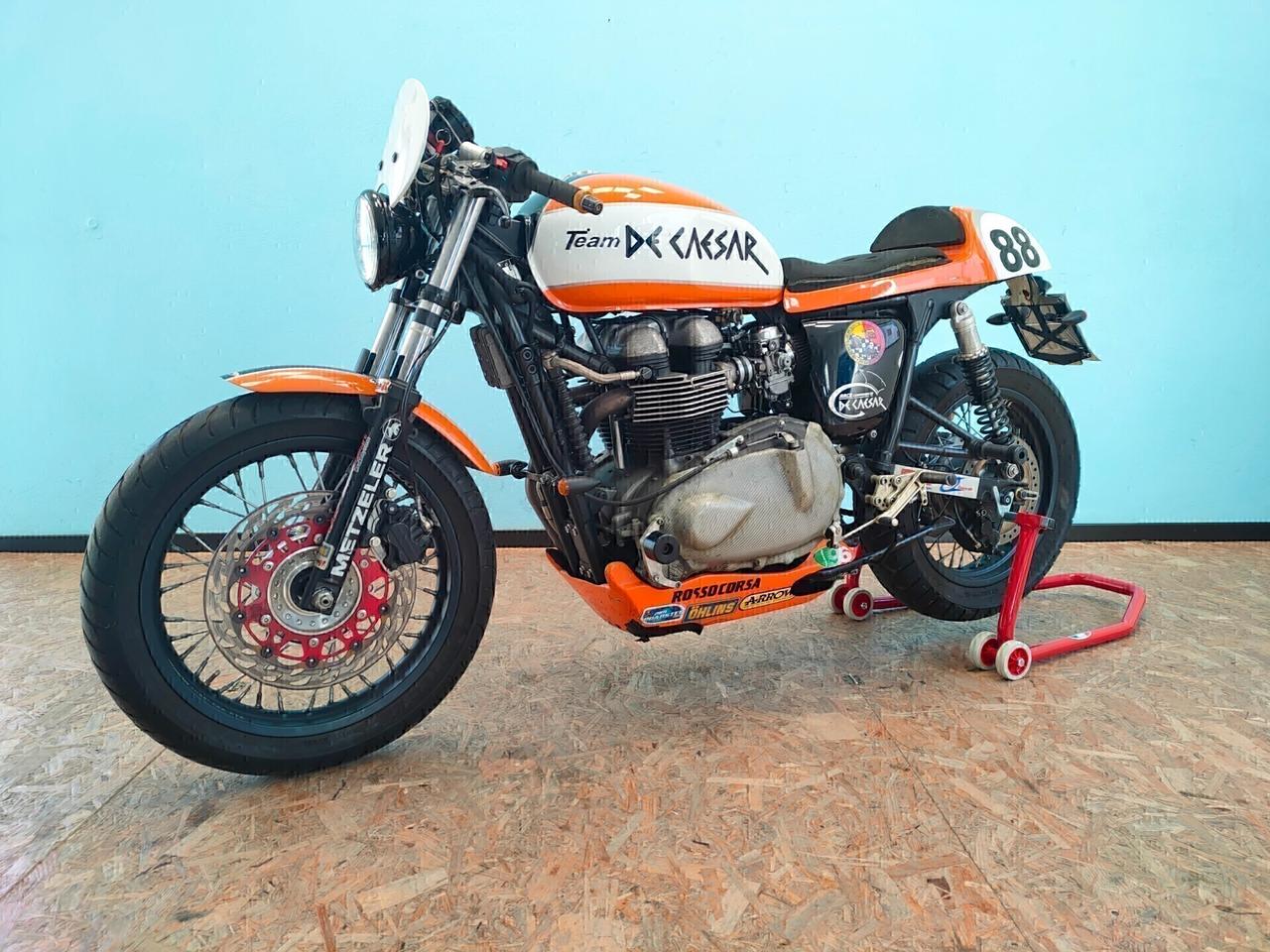 Triumph Thruxton CUP - Regina delle Cafe Racer