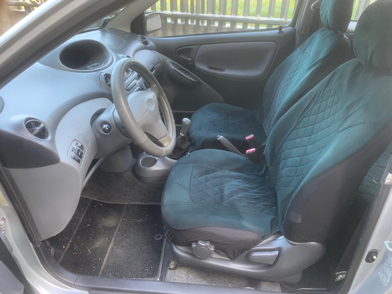 Toyota Yaris 1.0i 16V cat 3 porte motore sostituito