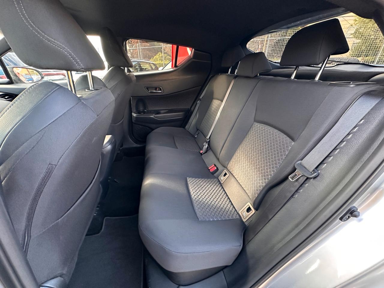 Toyota C-HR 2.0 Hybrid E-CVT Lounge