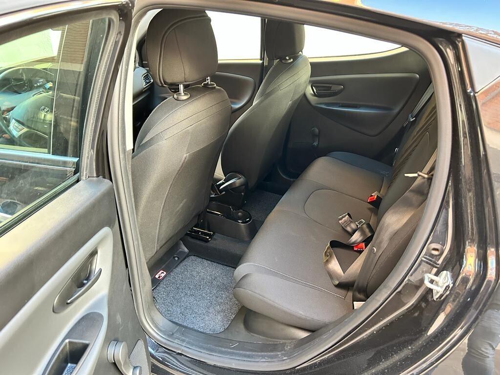 LANCIA Ypsilon 1.0 FireFly 5 porte S&S Hybrid Gold