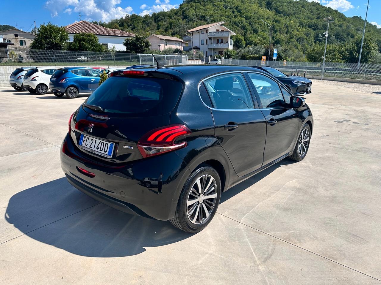Peugeot 208 BlueHDi 75 5 porte Allure